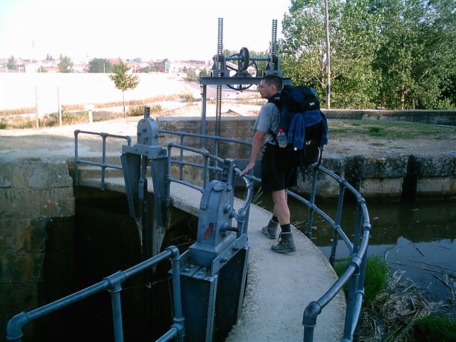 ...über den Canal de Castilla...